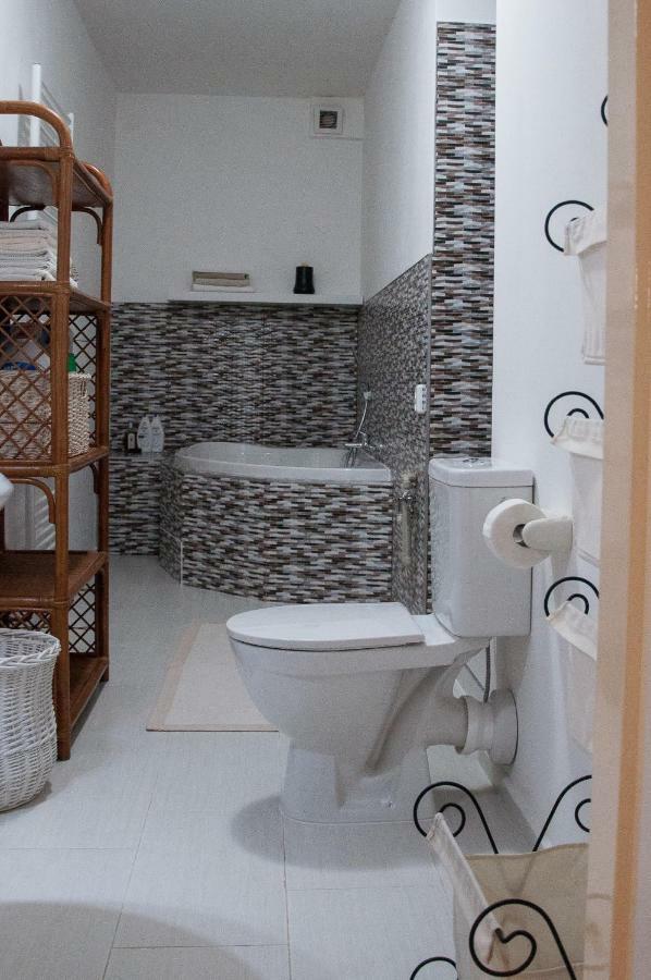 דירות Apartman Železnice מראה חיצוני תמונה