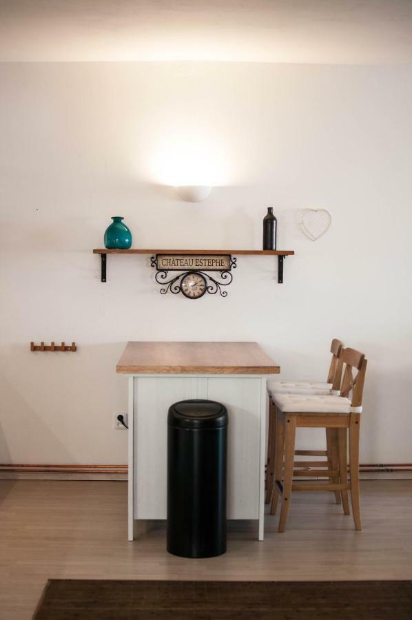 דירות Apartman Železnice מראה חיצוני תמונה