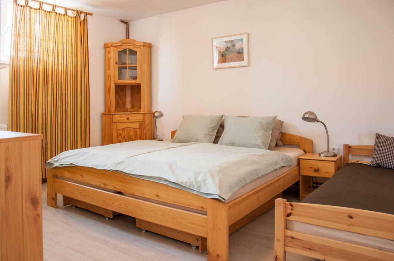 דירות Apartman Železnice מראה חיצוני תמונה