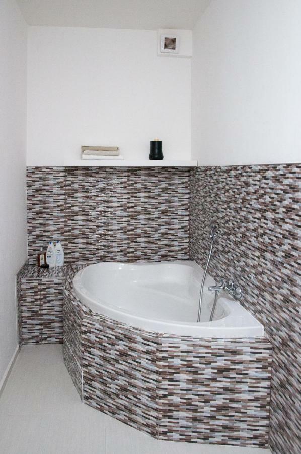 דירות Apartman Železnice מראה חיצוני תמונה